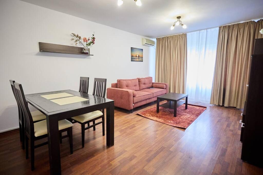 Queen Apartment Athenee Бухарест Экстерьер фото
